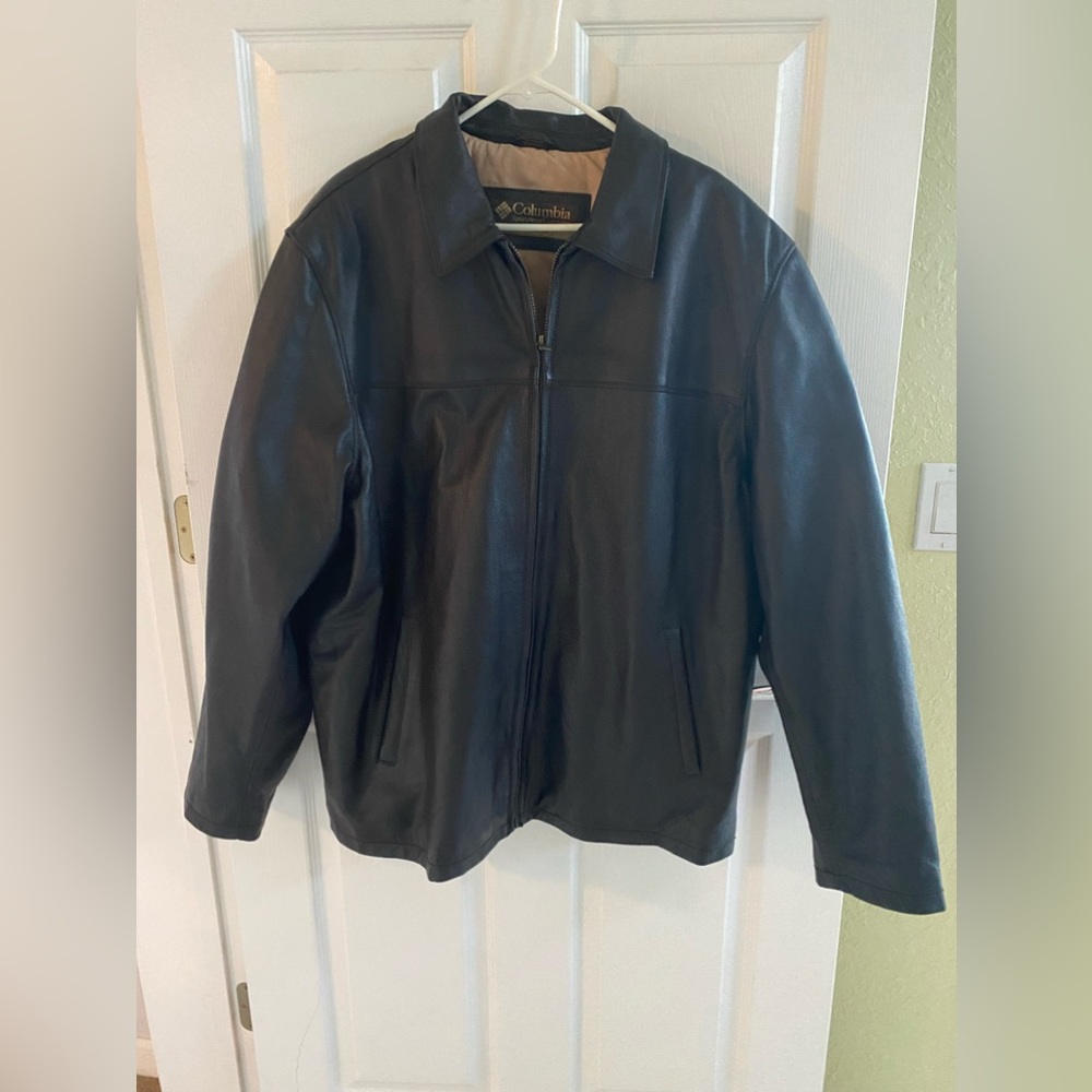 Columbia Sportswear Men’s 2XL Brown Leather Bomber Jacket. Like new
